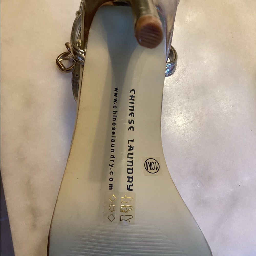 Chinese Laundry Gold Metallic T-Strap Sandal - Picture 6 of 7